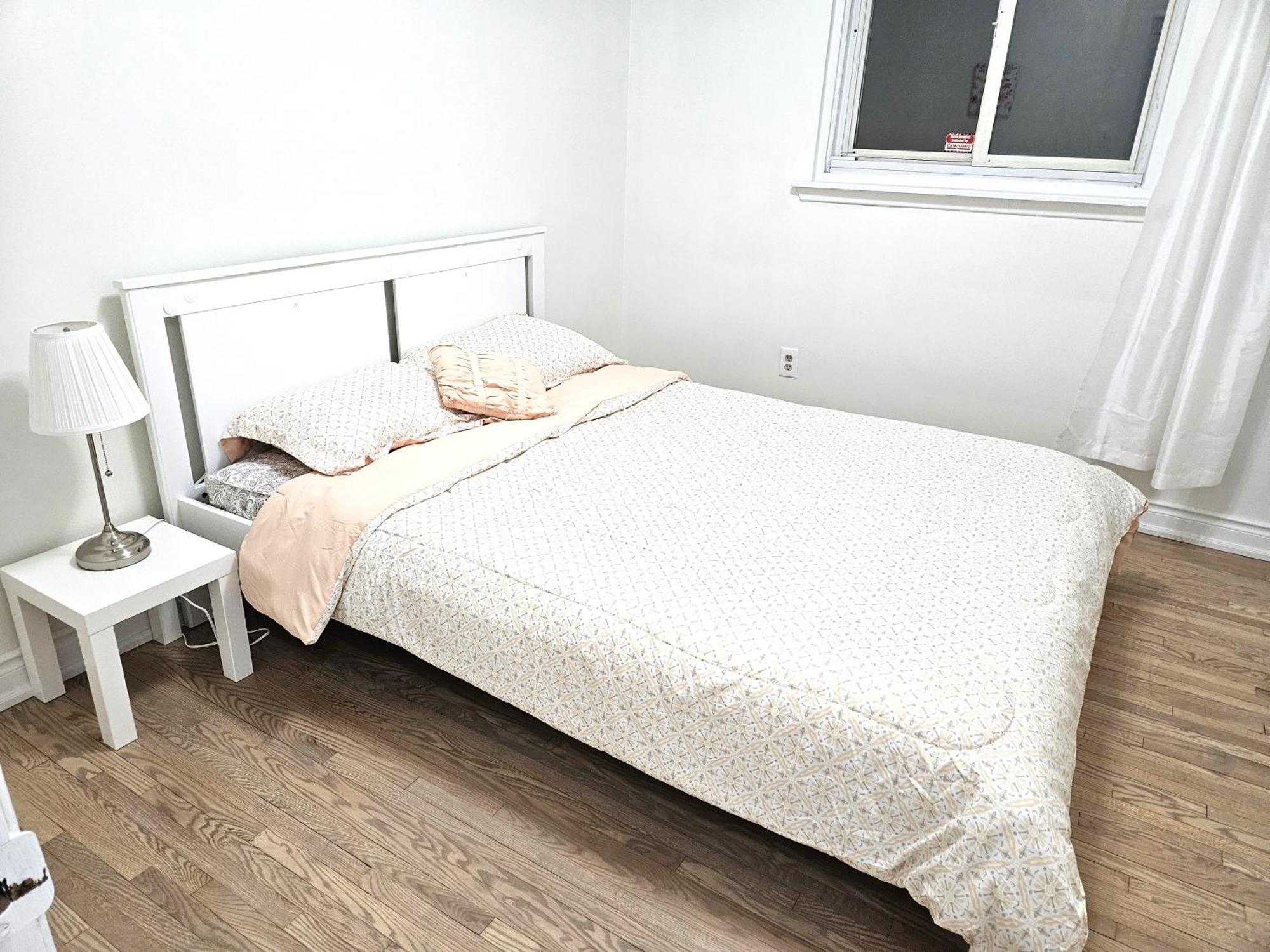 Charming Detached House Near The Airport Apartamento Mississauga Exterior foto