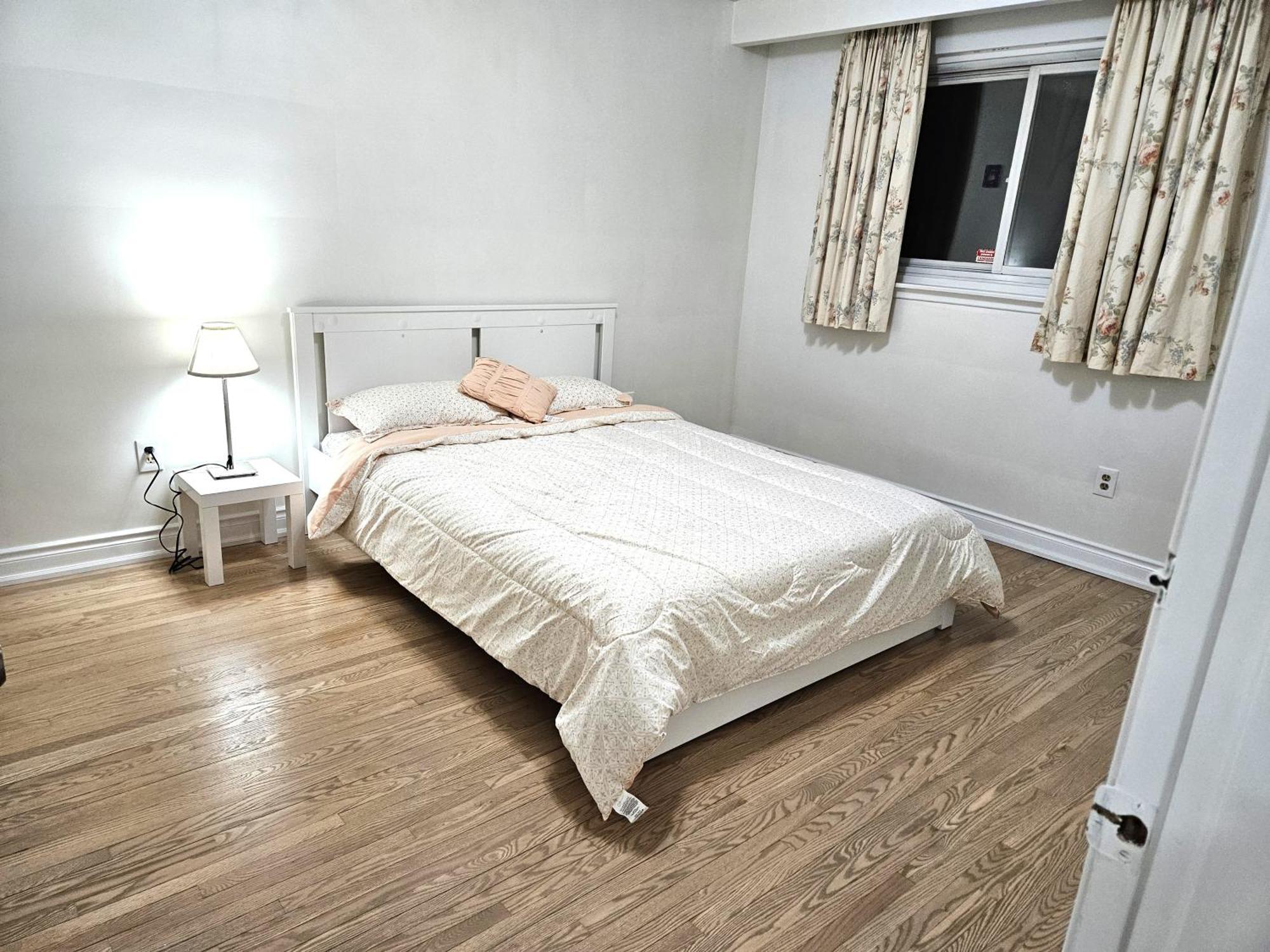 Charming Detached House Near The Airport Apartamento Mississauga Exterior foto