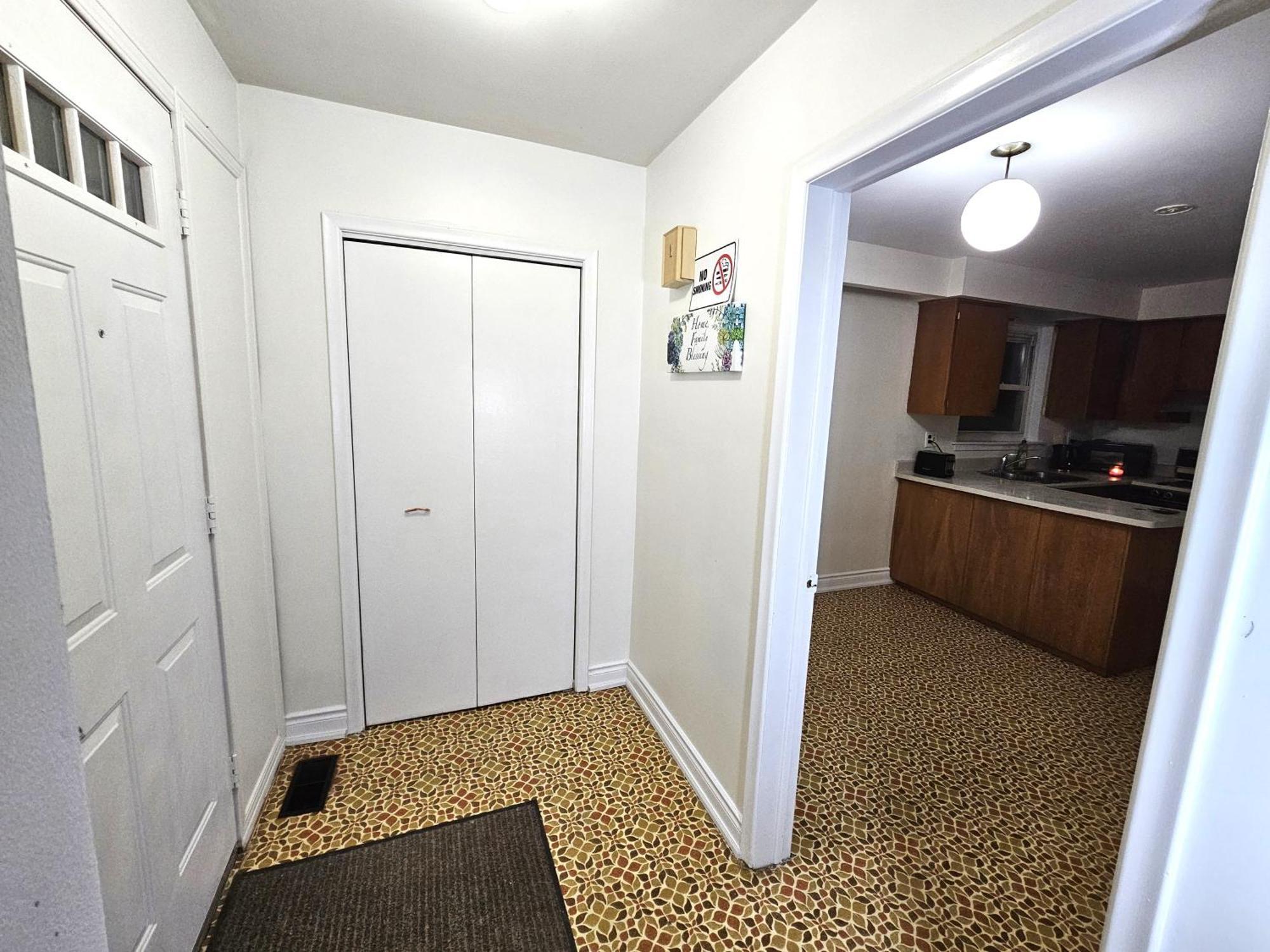 Charming Detached House Near The Airport Apartamento Mississauga Exterior foto
