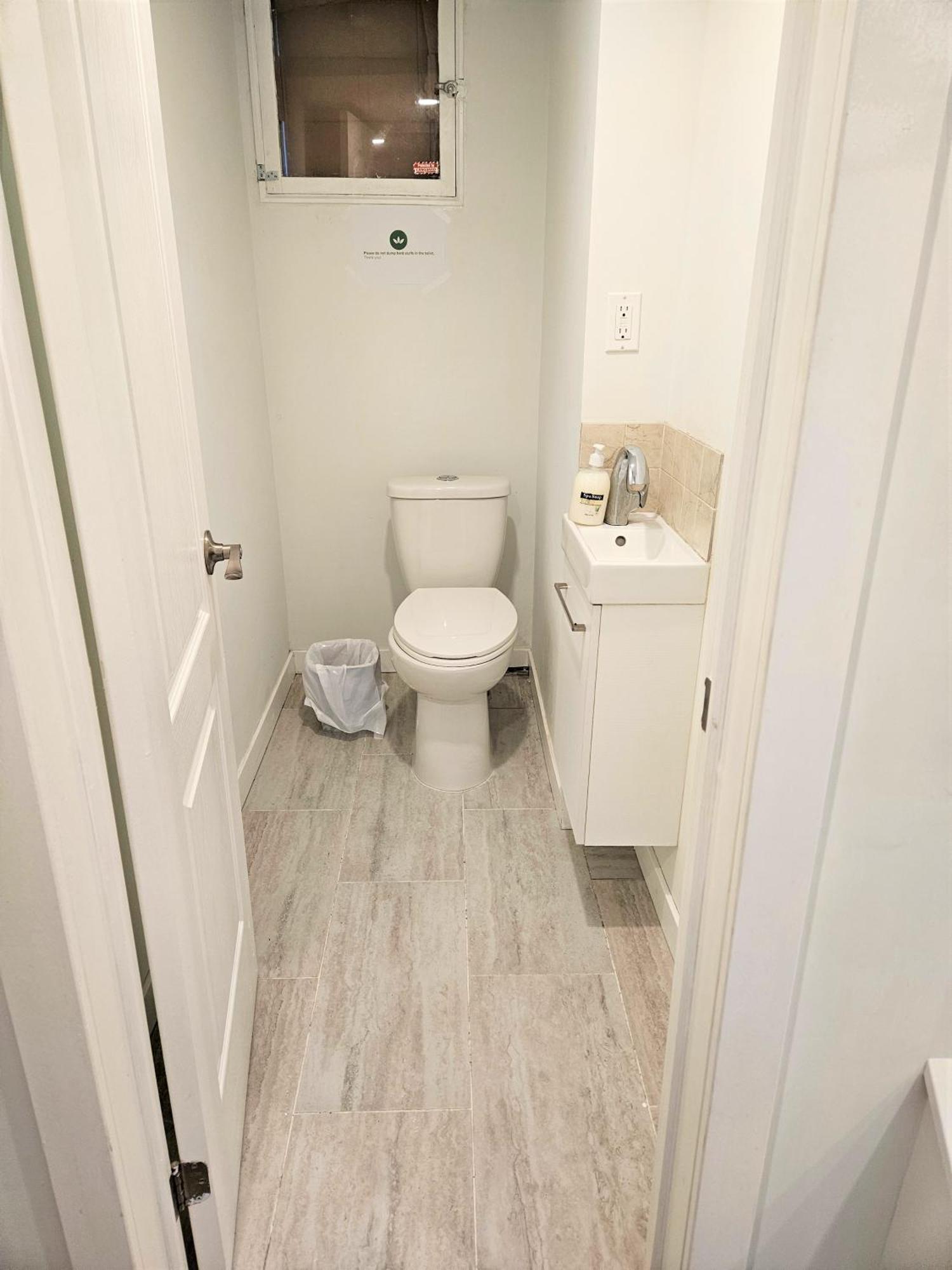 Charming Detached House Near The Airport Apartamento Mississauga Exterior foto
